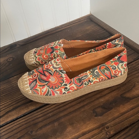 NWT Chula Vibrant Boho Espadrille Slip-On Shoes - Picture 3 of 8